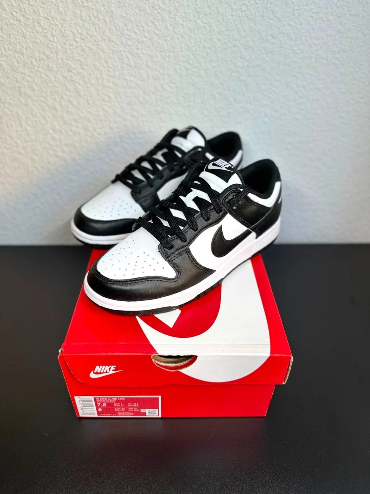 Nike Dunk Low schwarz weiß Panda Damen Sneaker EUR 38,5 DD1503-101 Neu